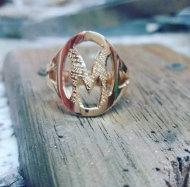 ANEL DE LETRA 18K